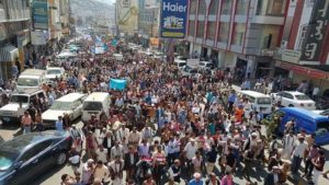 حشود حزب الإصلاح في تعز ورأي فتحي بن لزرق ..!