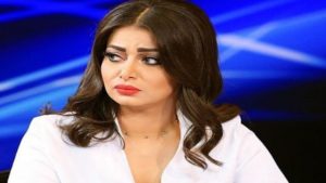 فيديو ردة فعل غير متوقع من مذيعة عراقية علمت بوفاة أخيها على الهواء