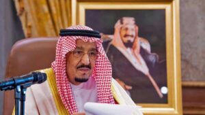 الملك سلمان يوافق على تمديد التأشيرات والإقامات للوافدين بدون مقابل