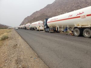 سائق شاحنة يرسل بلاغ هام حول بيان الشركه اليمنية للغاز بعد التقطعات الاخيرة في المناقل والجوبه بمارب