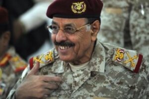 نائب الرئيس يطمئن على سلامة رئيس وأعضاء الحكومة جراء الاعتداء الغادر على مطار عدن الدولي