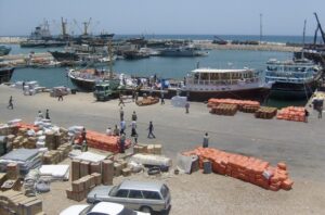 الصومال تستقبل اكثر من 164 عائلة وهي السفينة الثالثة من اللاجئين اليمنيين!