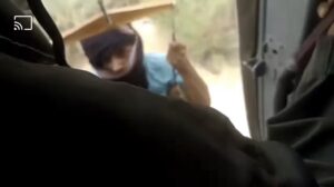 الهليكوبتر اليمني ينقذ ضحايا السيول في حضرموت (فيديو)