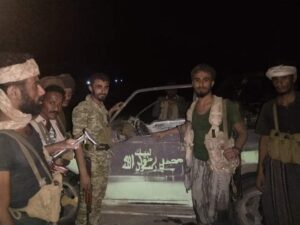 بالفيديو سقوط اسرى حوثيين في يد مايسمى بالقوات المشتركة بمعركة الجراحي