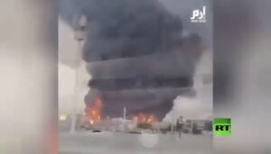 الحوثيين يضربون نفط ابو ظبي! 20 طائرة مسيرة و 10 صواريخ (فيديو) تعقيب البخيتي