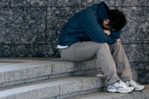 عوامل تسببت بزيادة الانتحار بين المراهقين في لبنان