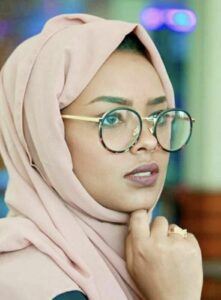 قرار محكمة الإستئناف في صنعاء بقضية الفنانة وعارضة الأزياء انتصار الحمادي