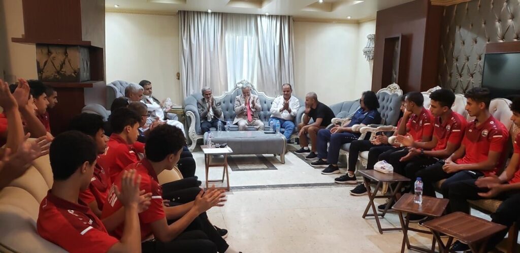 رئيس الاتحاد اليمني "العيسي" يلتقي ابناءه الناشئين بحزن فماذا قدم لهم؟