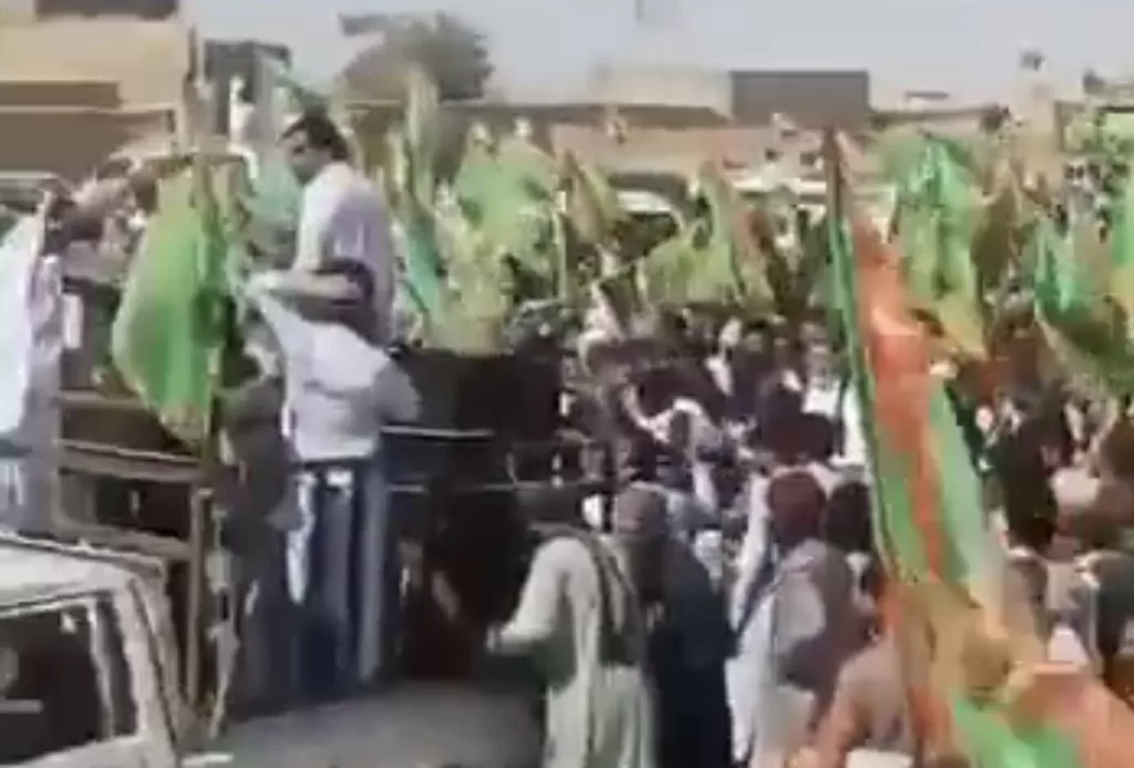 صدمة ورعب في باكستان: لحظات الانفجار الانتحاري المروع في موكب المولد النبوي (فيديو)