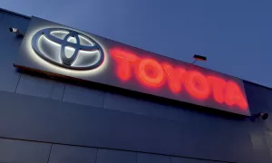 عالم السيارات الكهربائية سيتغير: تويوتا ولكزس تعانق Tesla