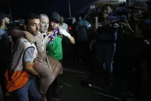 سوبر مان في غزة: بطل الإسعاف يبكي ويشكو الظروف الصعبة