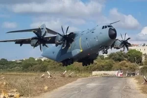 قوات بريطانية تتدرب في لبنان على عمليات الإنقاذ لإنقاذ المحاصرين