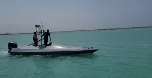 زعيم جماعة الحوثي يقترح تزويد البحرية اليمنية بمعلومات استخباراتية عن السفن الإسرائيلية في البحر الأحمر!