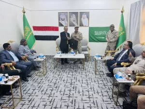 زيارة مسؤولين يمنيين لمحافظة سقطرى الواقعة في قلب المحيط والسعودية تؤكد بالدعم!