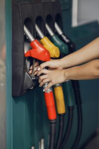 تحديث اقتصادي: أسعار المشتقات النفطية في ابرز محافظات اليمن