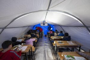 مدارس الحاويات: درع متين يحمي طلاب تركيا من صدمات الزلازل