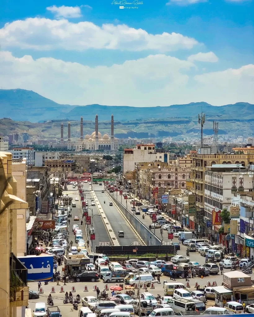 أخبار وتقارير: بالأسماء تجار وشركات اجبرها تعسف وزارة التجارة على مغادرة صنعاء