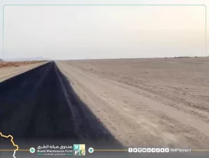 أخبار: تواصل أعمال مشروع صيانة وتأهيل الطريق الدولي عتق - العبر في المقاطع 3 و 4