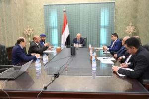 مفاجأة: المجلس الرئاسي اليمني يعلق قرار البنك المركزي بشأن تراخيص البنوك.. 3 أسباب تكشف الكواليس