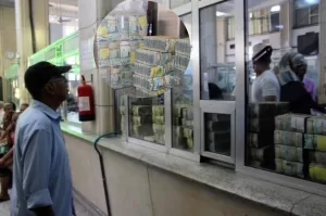 البنك المركزي في عدن يُصدر قرارات مثيرة للجدل تؤثر على البنوك التجارية والإسلامية