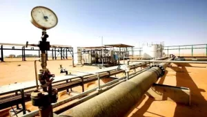 إضراب عمال ميناء النشيمة في شبوة يدخل حيز التنفيذ بسبب تأخير الرواتب وتدهور المعيشة
