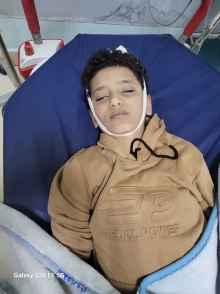 طفل يودع الحياة بصعقة كهربائية.. مأساة تدمي القلوب بسائلة جبله في إب اليمنية