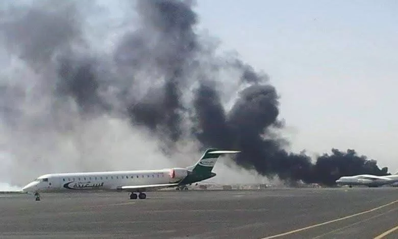 قصف جوي يستهدف مطار صنعاء أثناء مغادرة مدير منظمة الصحة العالمية: تفاصيل الحادث وتأثيراته