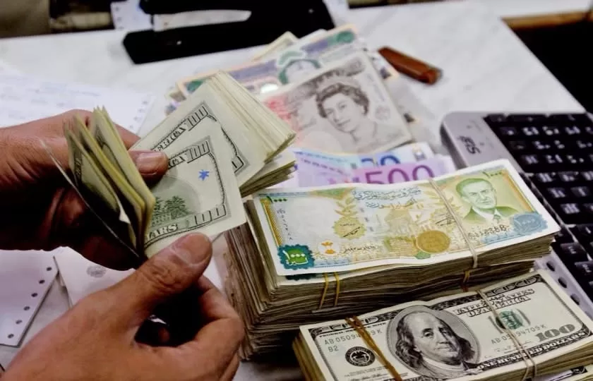الليرة السورية تشهد انتعاشاً مفاجئاً.. أسباب ودلالات الارتفاع الحاد