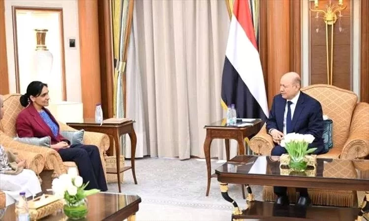 كشف مفاجئ: جهود دولية تقودها بريطانيا لتوحيد العملة اليمنية بين عدن وصنعاء