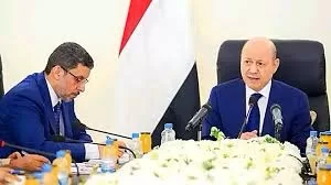 أزمة حكومية في اليمن: وزراء يطالبون بإقالة بن مبارك ورئيس الوزراء يرد