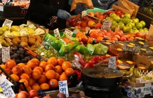 استقرار عالمي في أسعار الغذاء مع ارتفاع طفيف عن العام الماضي