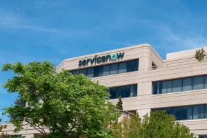 Servicenow يكتسب البيانات.