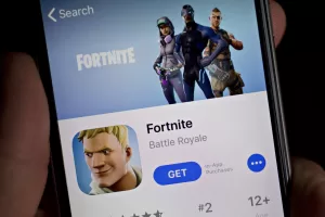 أبيك جيمز تطلب من القاضي إجبار آبل على الموافقة على فورتنايت
