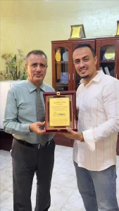 إشادات عدن – مكتب الشؤون الاجتماعية والعمل يكرم منظمة “ديم للتنمية” تقديراً لجهودها في إعادة تأهيل الدار.