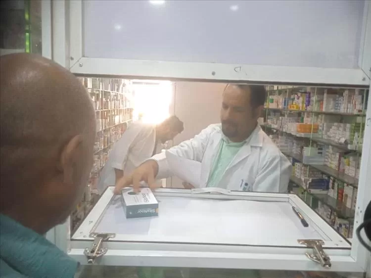 عيادة الحريري تقيم مخيماً طبياً مجانياً لمرضى السكري والضغط والكولسترول بالعاصمة عدن