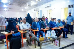 اخبار عدن – كلية اللغات بجامعة عدن تبدأ مناقشة مشاريع تخرج الطلاب البحثية