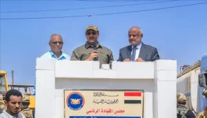 اخبار وردت الآن – طارق صالح يبدأ تنفيذ مشروع رصف وزراعة مدخل مدينة حيس ويقوم بزيارة المحطتين