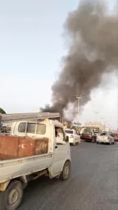 اخبار وردت الآن – نشوب حريق كبير في مستودع في وسط الغيضة بالمهرة