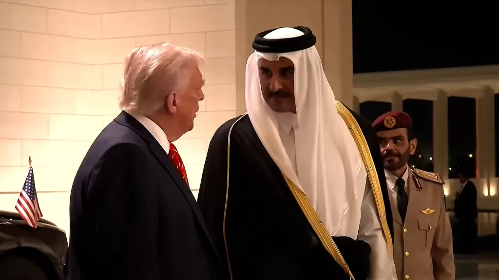 استقبال حافل.. أمير قطر يقيم عشاء دولة لترامب في قصر لوسيل