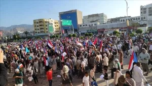 استمرار الاحتجاجات في عدن تنديداً بتدهور الظروف المعيشية وبيان من النساء يتعهد بـ’معركة مستمرة’ – شاشوف