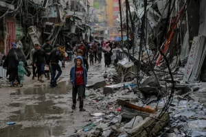 الإبادة الجماعية في غزة: 800 شخصية قانونية في بريطانيا تطالب الحكومة بفرض عقوبات على إسرائيل – شاشوف