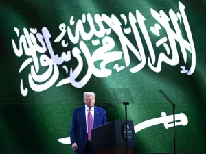الجزيرة الآن ترامب يتحدث عن الحوثيين ويتوعد إيران إذا رفضت الاتفاق النووي