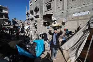 المجاعة تعيد إحياء نظام قديم في غزة من أجل الحصول على الغذاء – شاشوف