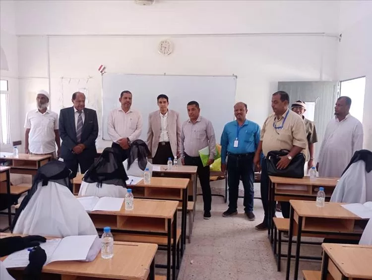 لجنة الإشراف المركزي لإمتحانات الثانوية العامة تزور عدد من المراكز الامتحانية بمديرتي سيؤن وشبام