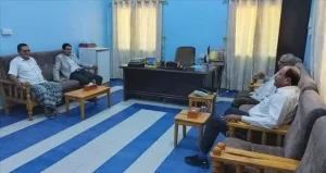 اليمن اليوم اخبار المحافظات – مناقشة سير الاختبارات بلقاء يجمع  بين قيادتي لجنة الاشراف الميداني واللج