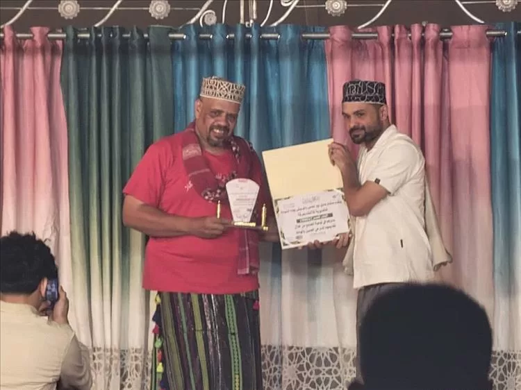 منتدى الفنان بدوي زبير يكرم فرقة البندر المسرحية خلال زيارتها لمدينة شبام