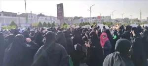 اليمن اليوم اخبار عدن – نساء عدن يشعلن ساحة العروض غضباً: ثورة في وجه الظلام
