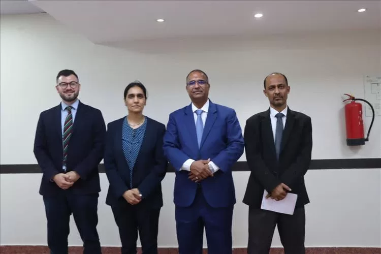 وزير الشؤون الاجتماعية يلتقي  بسعادة سفيرة المملكة المتحدة (بريطانيا) لدى بلادنا