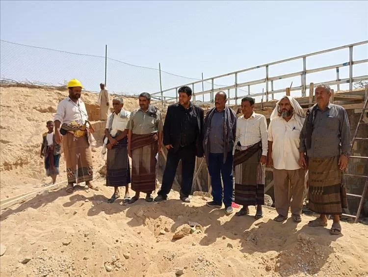 البابكري و مبروك و مشفر يتفقدون عدد من المشاريع الزراعية الجارى تنفيذها في مديرية حبان