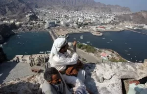 انتشار غير منظم لبنوك ‘صرافة التمويل الأصغر’ في عدن.. فوضى وتجاوزات بموافقة البنك المركزي – شاشوف